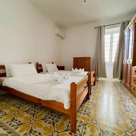Balluta Charm 2, Sea-side Appartement