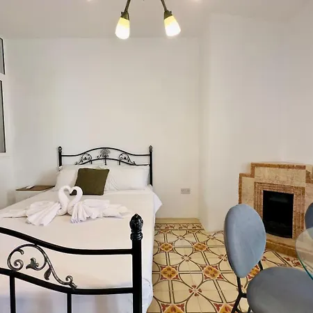 Balluta Charm 2, Sea-side Appartement