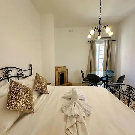 Balluta Charm 2, Sea-side Appartement