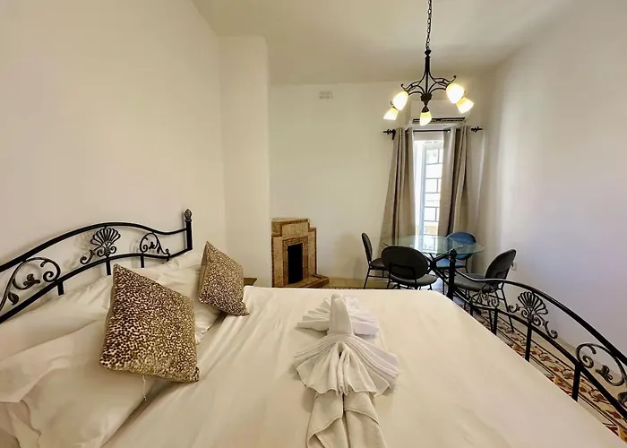 Balluta Charm 2, Sea-side Apartman